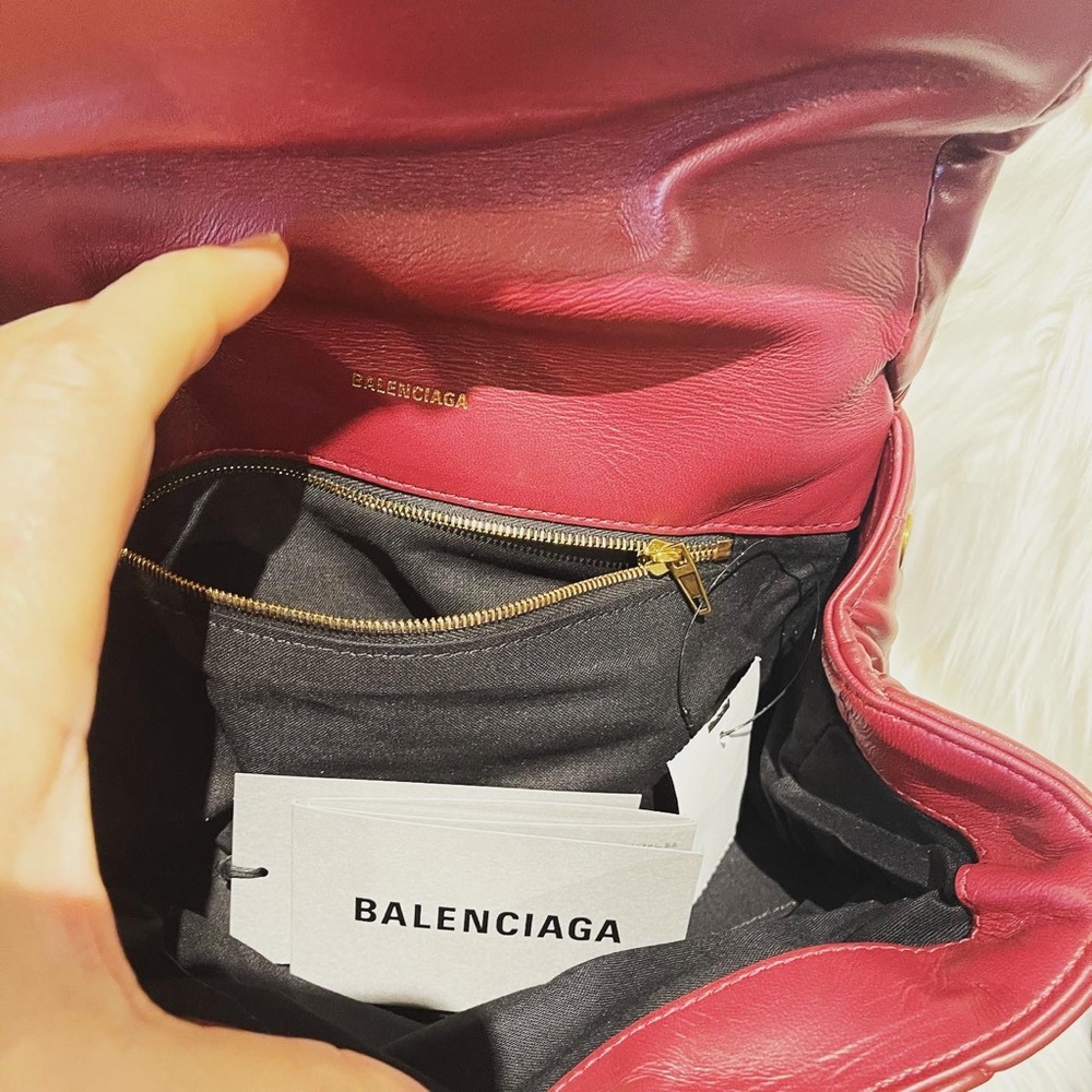 ❣️❣️❣️❣️SOLD❣️❣️❣️❣️Balenciaga authentic burgundy puffer pouch - Picture 7 of 7